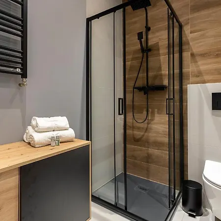 Homewell Poznanska شقة