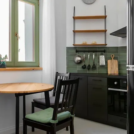 Homewell Poznanska * بوزنان