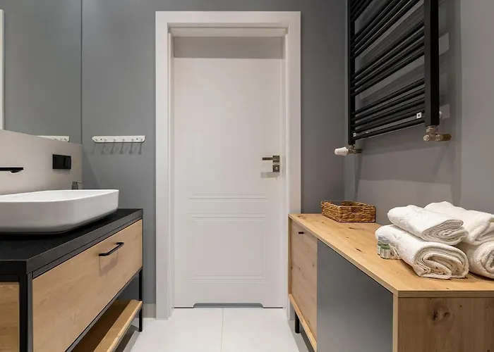 Homewell Poznanska * بوزنان